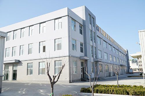 公司本著以人為本、誠(chéng)信待人的理念，培養(yǎng)造就了一批專業(yè)人員